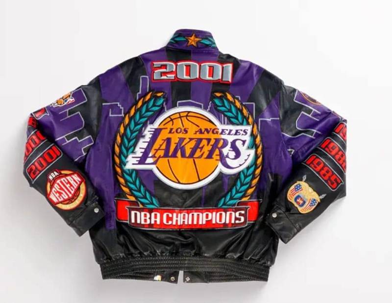 Los Angeles Lakers Back 2 2001 Meister Lederjacke Neuer Zustand Alle Größen Erhältlich Los Angeles Lakers Back 2 2001 Meister Lederjacke Neuer Zustand Alle Größen Erhältlich von VestiveDE
