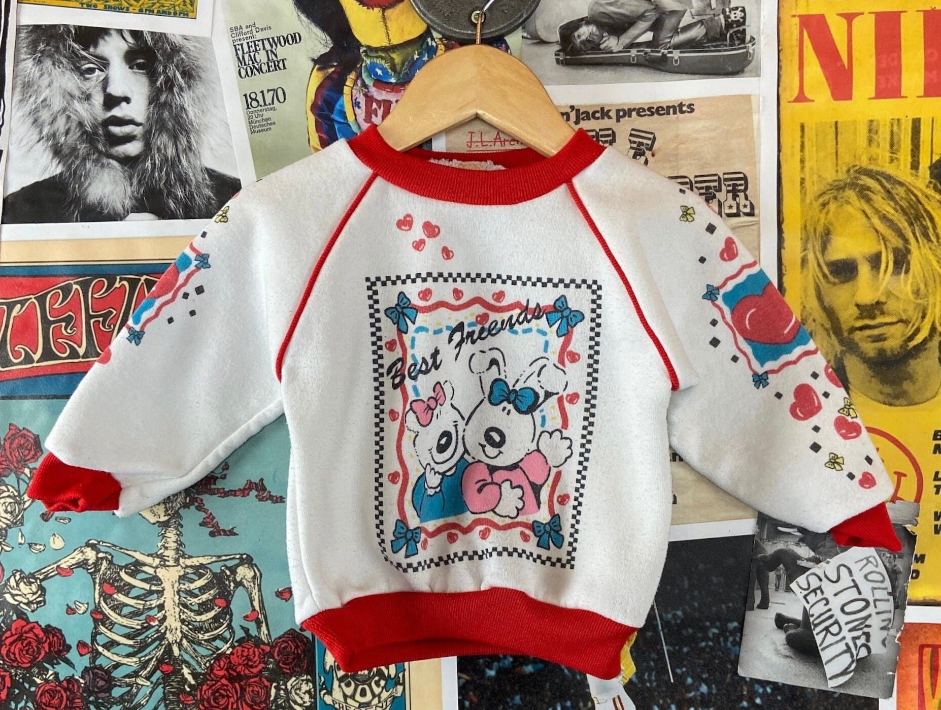 Vintage Baby Mädchen Kinder 80Er Jahre Weiß & Rot Häschen Cartoon Beste Freunde Grafik Ringer Raglan Sweatshirt Größe 12-18Mo, Rundhalspullover von VettedVintageWares