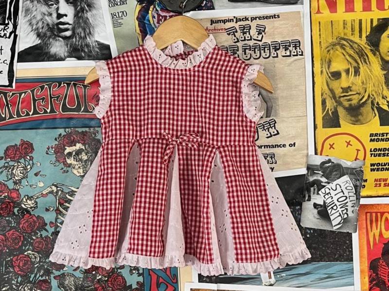 Vintage Baby Mädchen Kinder Retro 60Er-70Er Jahre Rot Weiß Gingham Kariert Öse Spitze Tender Ärmellos Tellerrock Kleid 12 Monate Rockabilly Vintage Baby Mädchen Kinder Retro 60Er-70Er Jahre Rot Weiß Gingham Kariert Öse Spitze Tender Ärmellos Tellerrock Kleid 12 Monate Rockabilly von VettedVintageWares