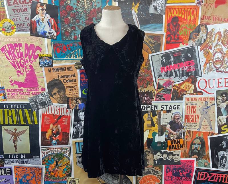 Vintage Damen 60Er Jahre Schwarz Samt Mod Doris Moore Kragen Ärmellos Mini Shift Kleid & Cape Set Xs/S Retro Cocktail Abend Party von VettedVintageWares