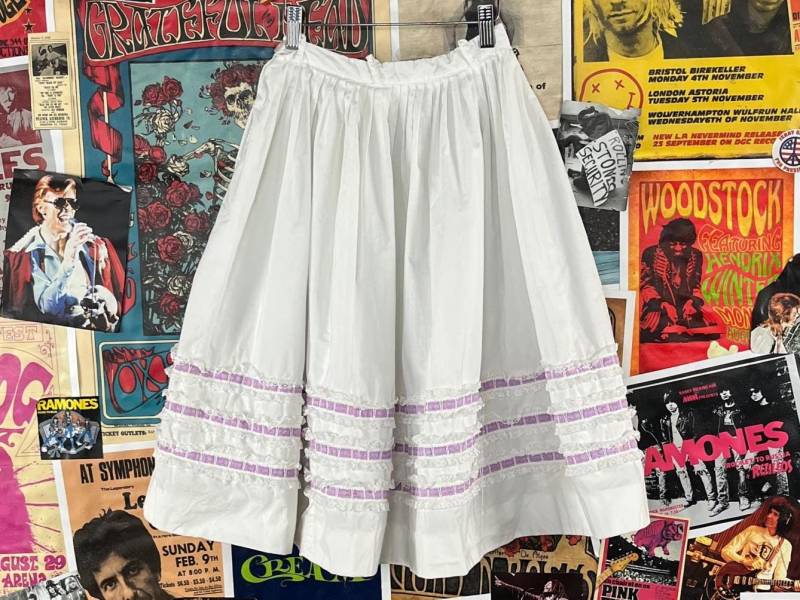 Vintage Damen Retro 60Er-70Er Jahre Weiß Lila Bobbie Brook Ribbon Rüschen Hallo Taillierte Rockabilly Rock 22 "2xs Rodeo Line Square Dancing Western von VettedVintageWares