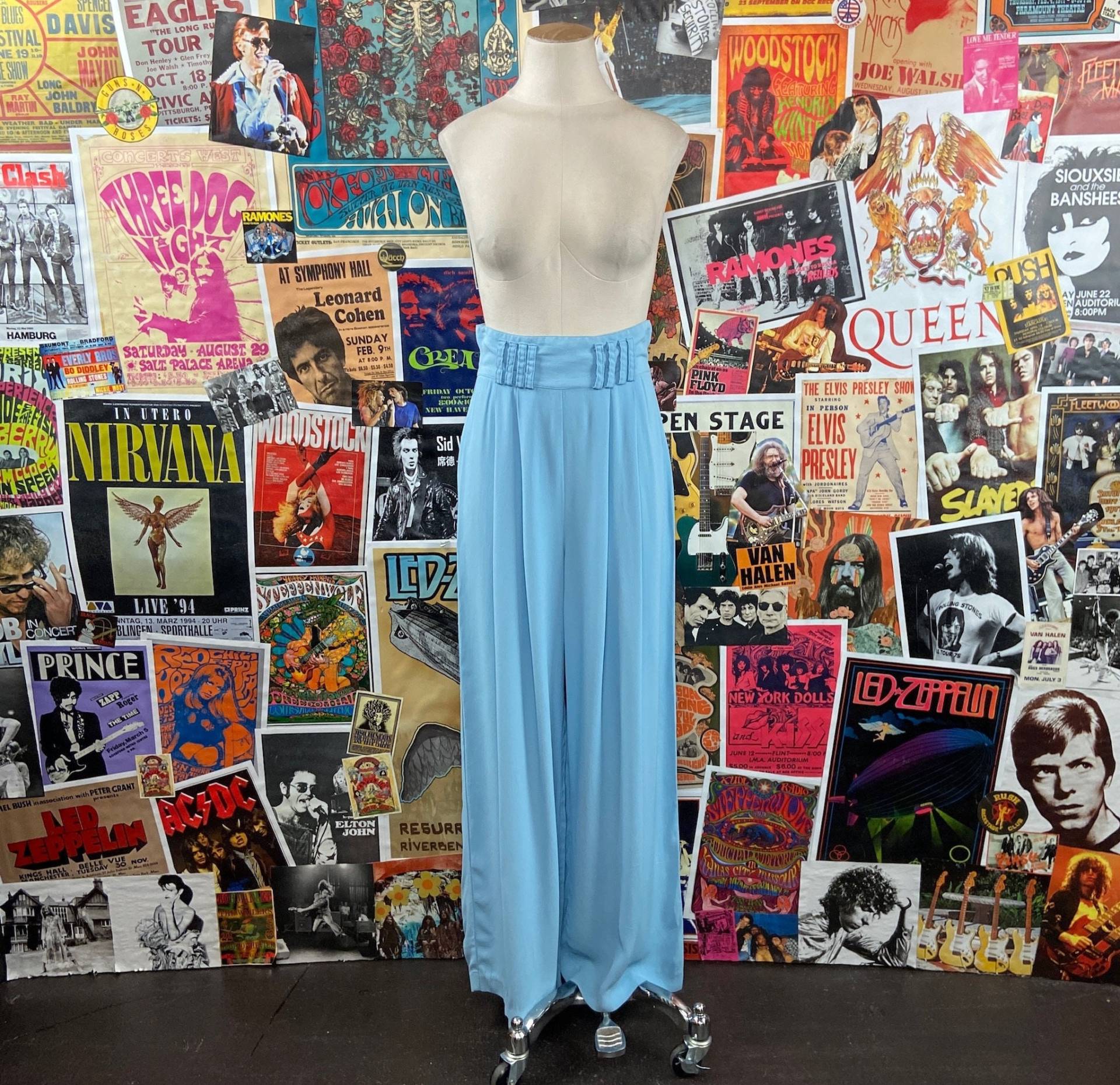 Vintage Damen 90Er Jahre Pastellblau High Rise Cashé Crepe Rayon Hose Mit Weitem Bein 27x28, Hoch Taillierte Herrenhose, Geschäftsfrau Der von VettedVintageWares