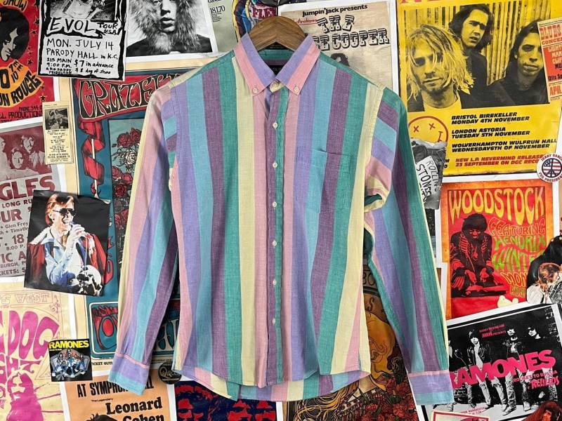 Vintage Jungen Kinder 90Er Jahre Pastell Gestreift Alle Baumwollfarben Alexanderjulian Button-Down-Kragen-Langarm-Button-Up-Shirt Größe 16 Alter von VettedVintageWares