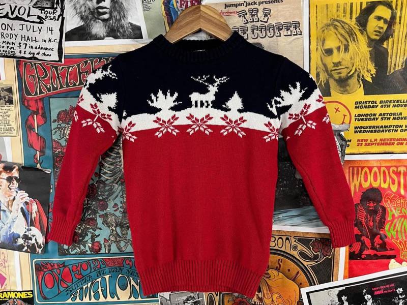 Vintage Kinder 90Er Jahre Rot Weiß & Blau Reindeer Winter Szene Pullover Stricken Rundhals Größe 7 Alter 6-7 Retro Jungen Mädchen Weihnachten Top von VettedVintageWares