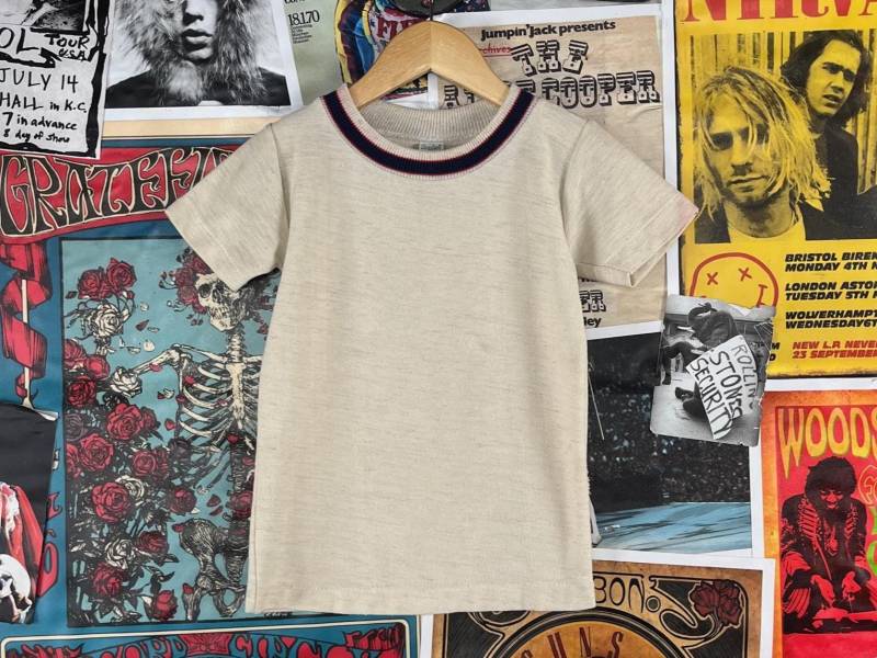 Vintage Kinder Jungen Retro 60Er-70Er Jahre Khaki Beige Blau Rot Camptown Strick Mockneck Kurzarm Top Größe 5 Alter 4-5 Preppy Mod Shirt von VettedVintageWares