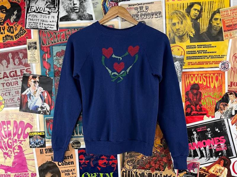 Vintage Kinder Mädchen 80Er-90Er Jahre Blau Rot Grün Kreuzstich Herzen Champion Pullover Sweatshirt Top Usa Größe 16 Alter 11-12 Lovecore Retro von VettedVintageWares