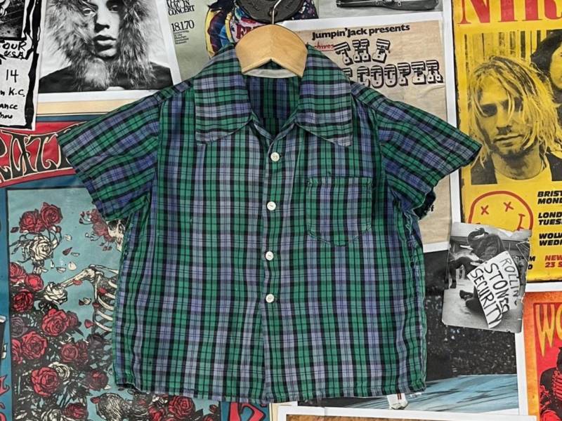 Vintage Kleinkind Jungen Kinder 50Er-60Er Jahre Lila Grün Kariert Kragen Kurzarm Button Up Shirt Größe 4 Alter 3-4 Rockabilly Grunge Kleidung Vintage Kleinkind Jungen Kinder 50Er-60Er Jahre Lila Grün Kariert Kragen Kurzarm Button Up Shirt Größe 4 Alter 3-4 Rockabilly Grunge Kleidung von VettedVintageWares