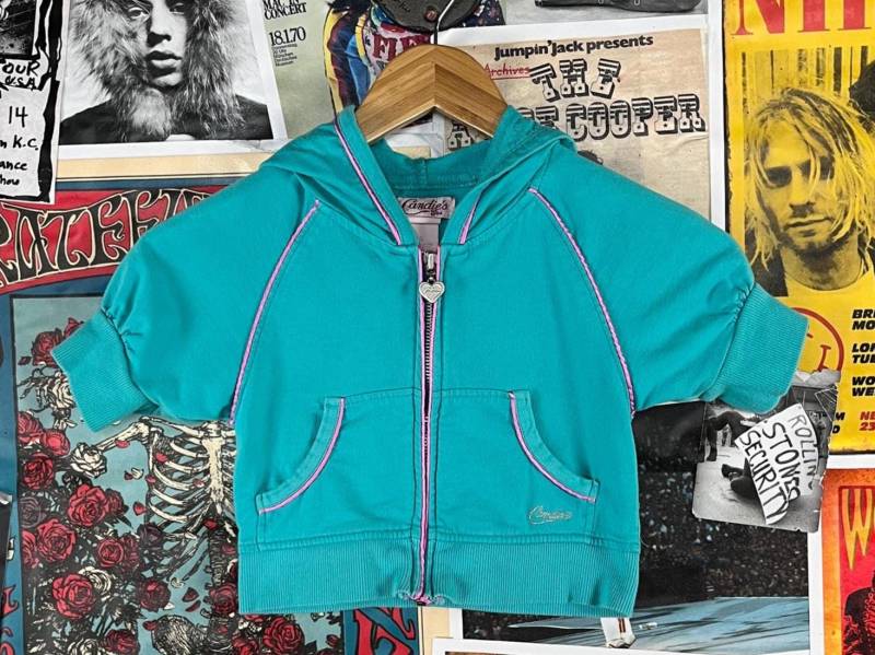 Vintage Mädchen 90Er Jahre Teal Pink Herz Bonbons Reißverschluss Kurzarm Kapuzenpullover Top Größe 6 Alter 5-6 Alle Baumwolle Streetwear von VettedVintageWares