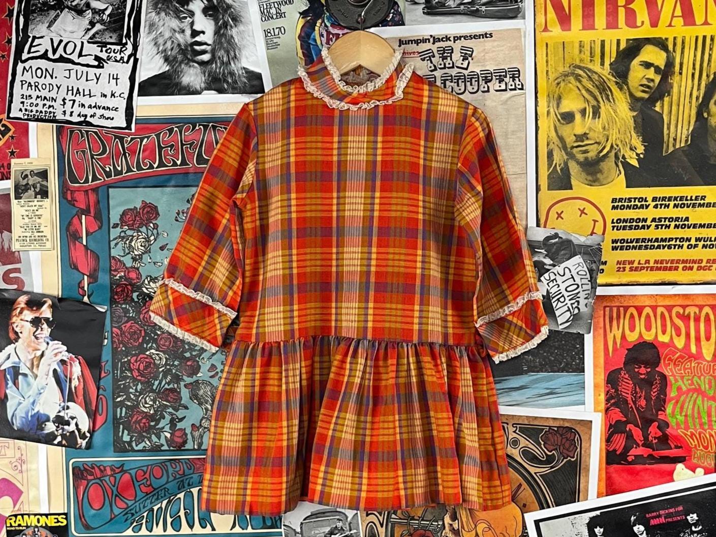 Vintage Mädchen Kinder 60Er-70Er Jahre Rot Gelb Kariert Langarm Spitzenkragen Tropfen Taille Kleid Größe 5 Alter 4-5 Retro Preppy Mod Back To School Vintage Mädchen Kinder 60Er-70Er Jahre Rot Gelb Kariert Langarm Spitzenkragen Tropfen Taille Kleid Größe 5 Alter 4-5 Retro Preppy Mod Back To School von VettedVintageWares