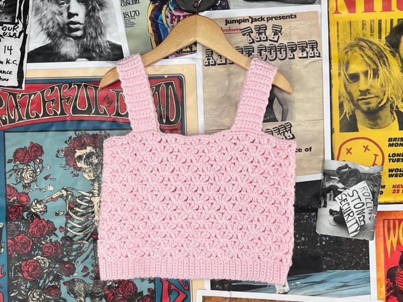 Vintage Mädchen Kinder 70Er Jahre Hellrosa Stricken Ärmellos Eckiger Ausschnitt Häkeln Crop Tank Top Größe 6 Alter 5-6 Retro Frühling Boho von VettedVintageWares