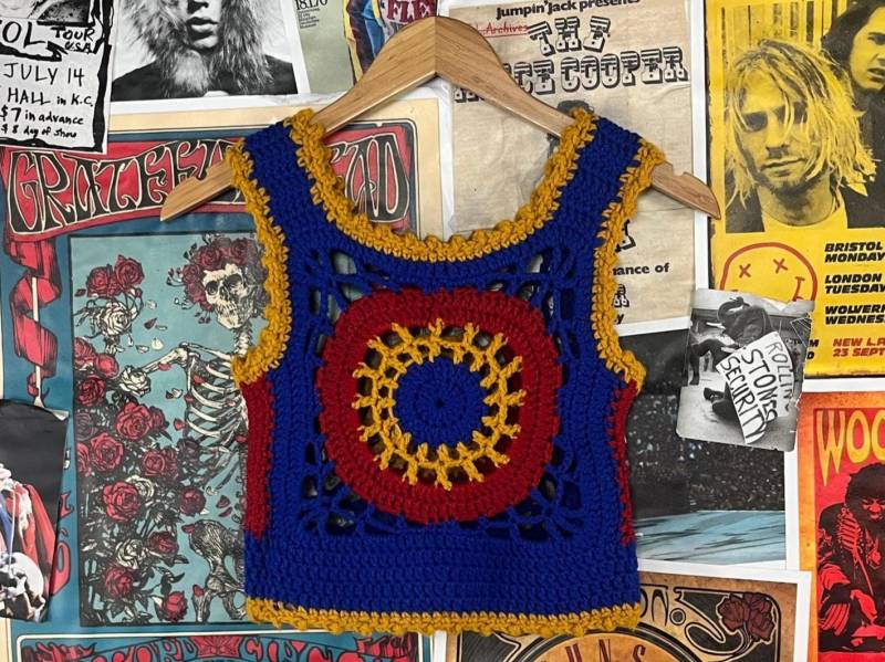 Vintage Mädchen Kinder 70Er Jahre Retro Handmade Häkeln Stricken Afghan Ärmellos Tank Top Weste Größe 6x7 Hippie Boho Festival Sommer Kleidung von VettedVintageWares
