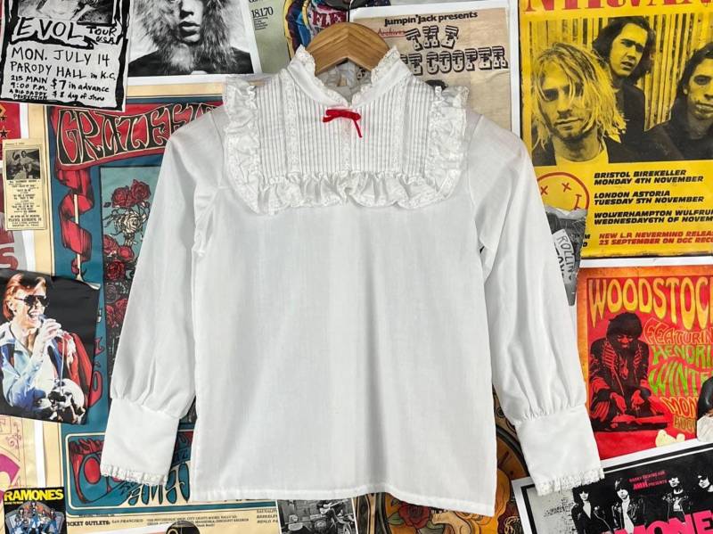 Vintage Mädchen Kinder 70Er Jahre Weiß Rot Schleife Rüschen Lätzchen Gerader Kragen Her Majesty Bluse Top Sz 14 Alter 10-11 Retro Mary Poppins von VettedVintageWares