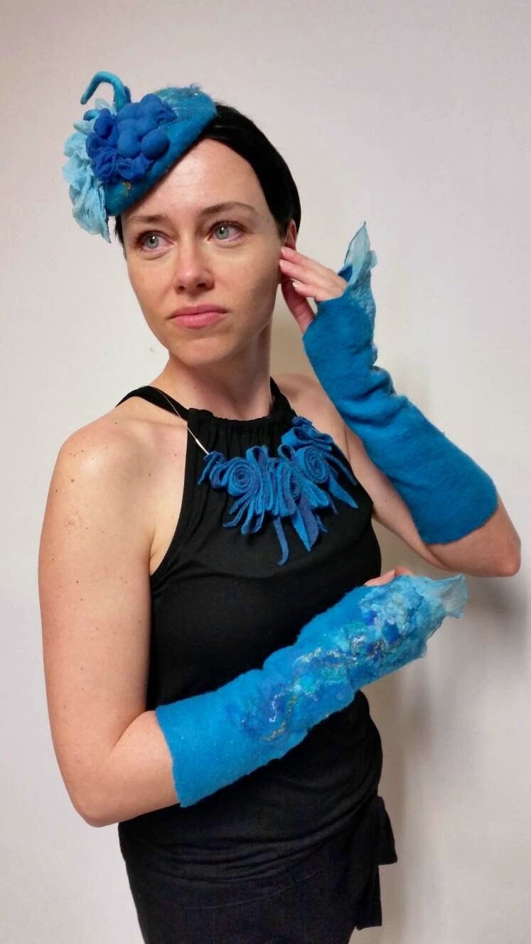 Pillbox Hut Blau Fascinator, Vogelkäfig Schleier Hut, Gesicht Coctail Hochzeit Sofort Lieferbar; Kostenloser Versand von Veuna