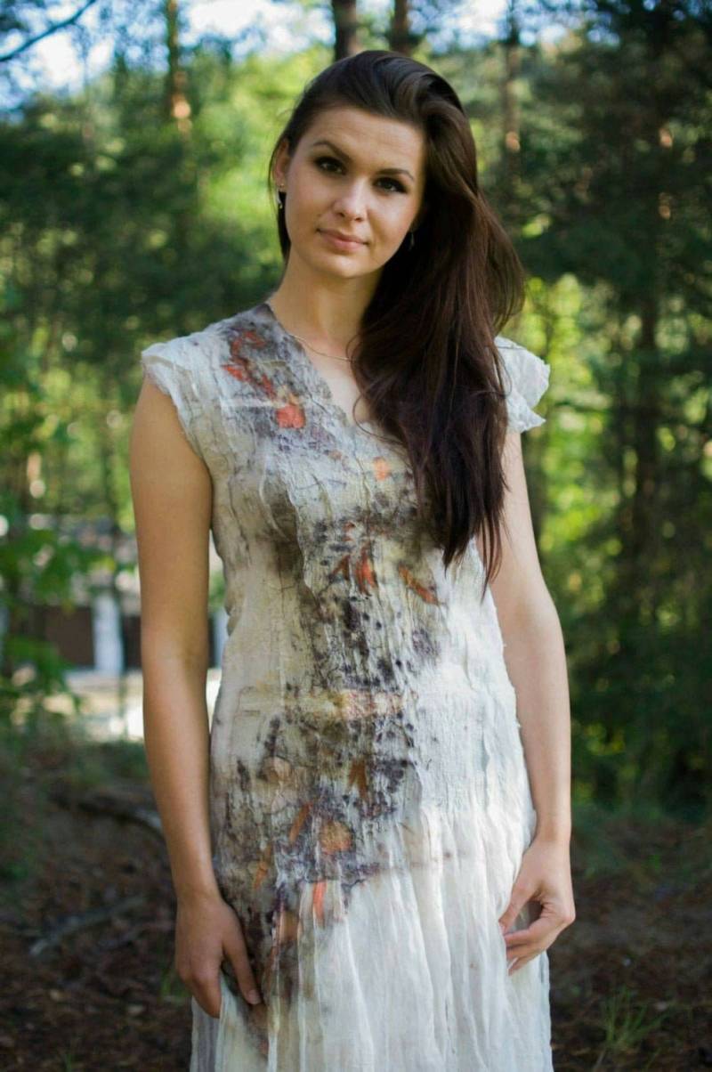 Schönes Eco Kleid Seide&merinowolle Gefilzt Print Kontakt Gefärbt Hand Made All Sizes Made To Order von Veuna