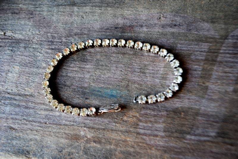 Edel Vintage 60Er Jahre, Sterling Silber, Teniss Armband Mit Einem Klaren Strasssteinen. Size7 von VezaVe