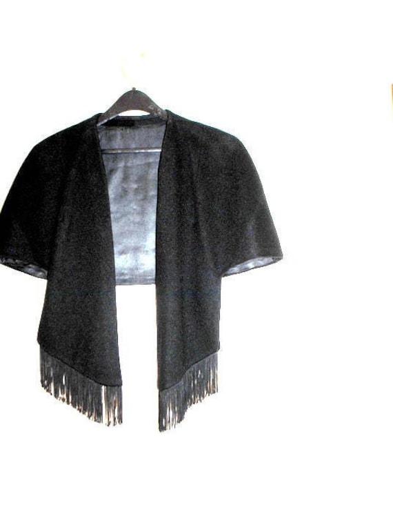 Edles Vintage 80Er Jahre, Schwarze Wolle, Handgemachtes Cape Mit Fransen. Größe S-M von VezaVe