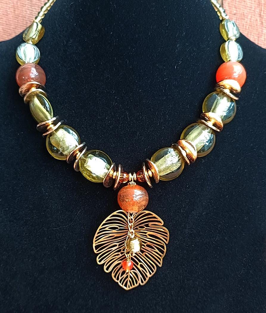 Handgemachtes Collier - Unikat Mit Lampwork-Perlen in Satten Orange- Und Grünfarben, Länge Breite Regulierbar Handgemachtes Collier - Unikat Mit Lampwork-Perlen in Satten Orange- Und Grünfarben, Länge Breite Regulierbar von ViMsign