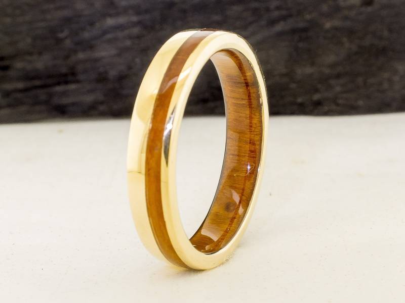 Ehering Aus 18 Karat Gelbgold Und Palisander - Neue Ideen Für Ehe- Verlobungsringe Massiver Goldring von ViademonteJewelry