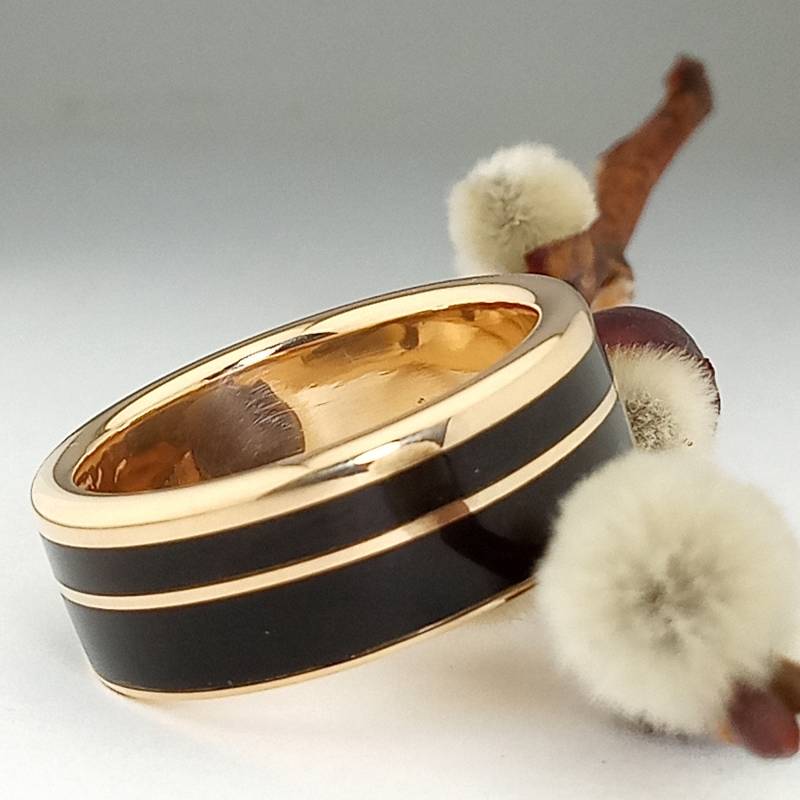 Ehering Aus Gelbgold Und Ebenholz - Holz Gold Verschiedene Eheringe Ring 18 Karat Massivgold von ViademonteJewelry