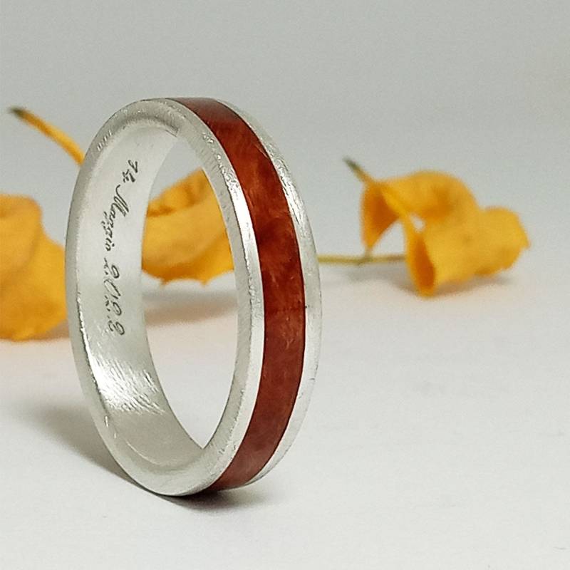 Handgefertigter Ring Aus Holz Und Silber - Originelle Ehering-Idee von ViademonteJewelry