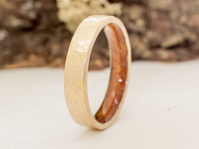 Originaler Ring Aus 18 Karat Gelbgold Und Bruyèreholz - Trauringidee Ehering Massiver Goldring von ViademonteJewelry