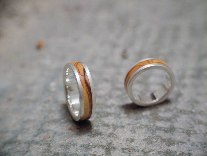 Paar Der Ehe Allianzen in Sterling Silber Und Olivenholz - Matt Finish/Ehering Olive Ring von ViademonteJewelry
