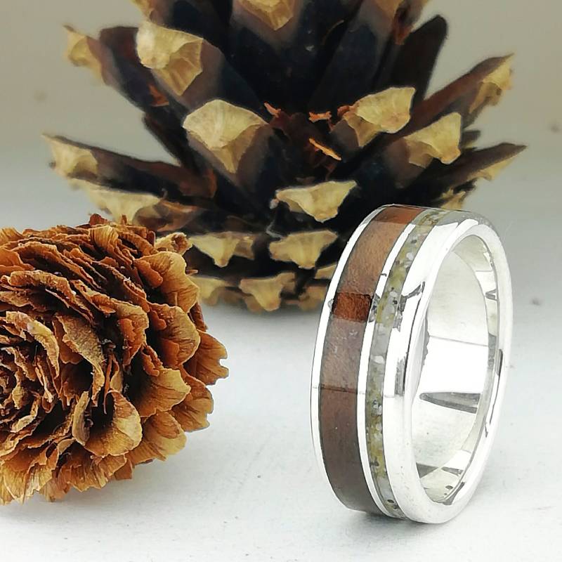 Ring Aus Silber Und Nussbaumholz Sand. Ehering, Verlobungsring von ViademonteJewelry