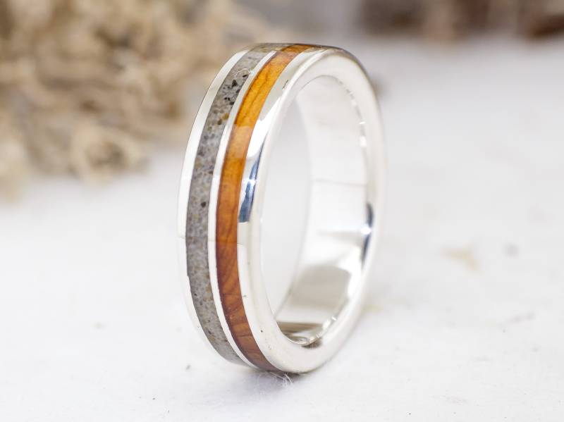 Ring Aus Silber Und Wacholderholz Sand. Ehering, Verlobungsring von ViademonteJewelry