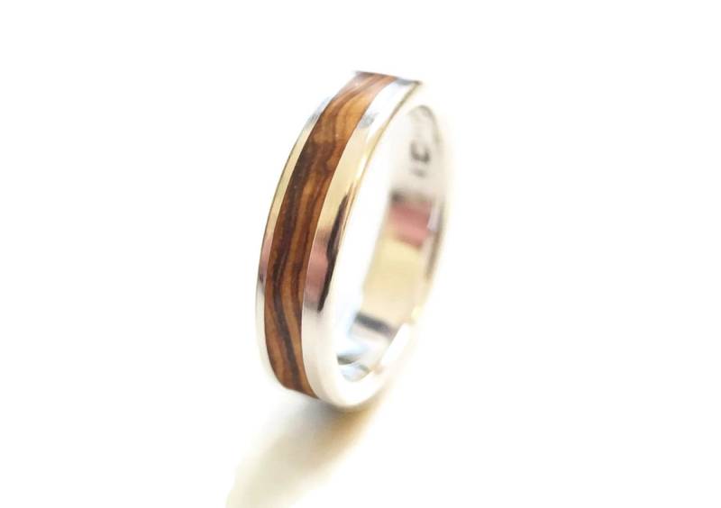 Ringe in Silber Und Olivenholz - Ursprüngliche Idee Von Ehering Jubiläum von ViademonteJewelry