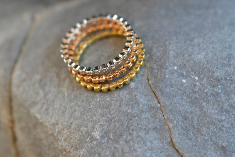 Gepunkteter Goldring Stapelbarer Gelbe Rose Weiß Massiver 18K Dünne Zierliche Ringe Boho Midi Ring Set Zierlicher Zusteckring Gepunkteter Goldring Stapelbarer Gelbe Rose Weiß Massiver 18K Dünne Zierliche Ringe Boho Midi Ring Set Zierlicher Zusteckring von ViazisJewelry