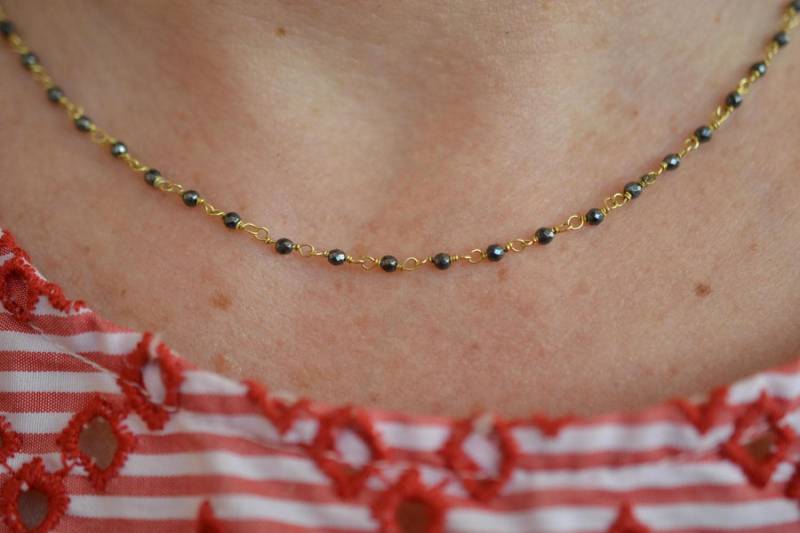 Hämatit Zarte Gold Rosenkranz Solide 18K Perle Schmuck Frau Minimal Zierliche Einfache Mutter Geburtstag Halskette Hämatit Zarte Gold Rosenkranz Solide 18K Perle Schmuck Frau Minimal Zierliche Einfache Mutter Geburtstag Halskette von ViazisJewelry