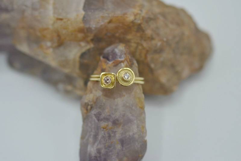 Kreis Goldring Massiver 750Er Quadrat Schlanker April Geburtsstein Ring Brauner Diamant Solitär Kreis Goldring Massiver 750Er Quadrat Schlanker April Geburtsstein Ring Brauner Diamant Solitär von ViazisJewelry