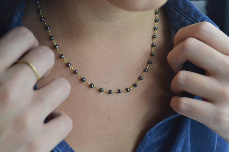 Rosenkranz Schwarze Perlen 18K Solid Gold Kette Zarte Juni Birthstone Bead Schmuck Frau Schwarz Minimal von ViazisJewelry