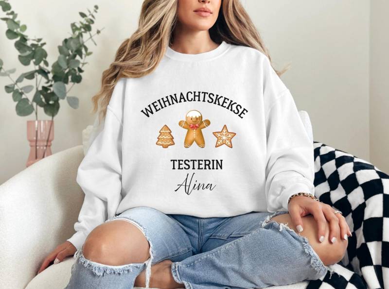 Weihnachtspullover Personalisiert Mit Wunschname Für Keksbäcker - Sweatshirt Lebkuchen Mann Frauen & Männer Geschenk Weihnachtszeit von Vibe2Go
