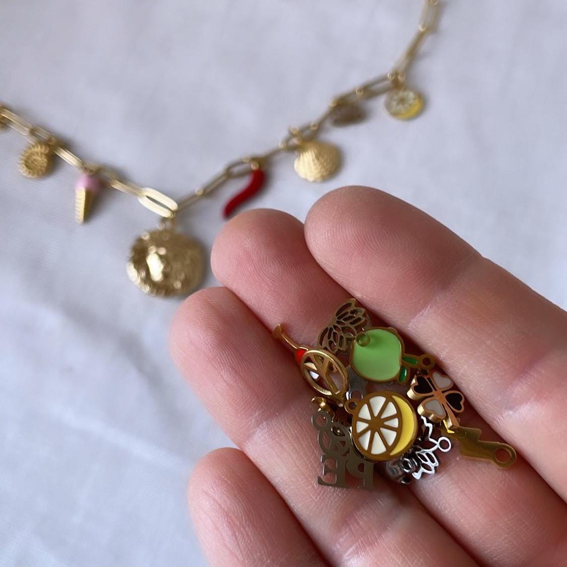 Mini Charms in Silber Und Gold - Dein Persönliches Schmuckstück | Mix & Match Kleine Anhänger Für Gliederkette Edelstahl Echt Vergoldet von VibesConcept