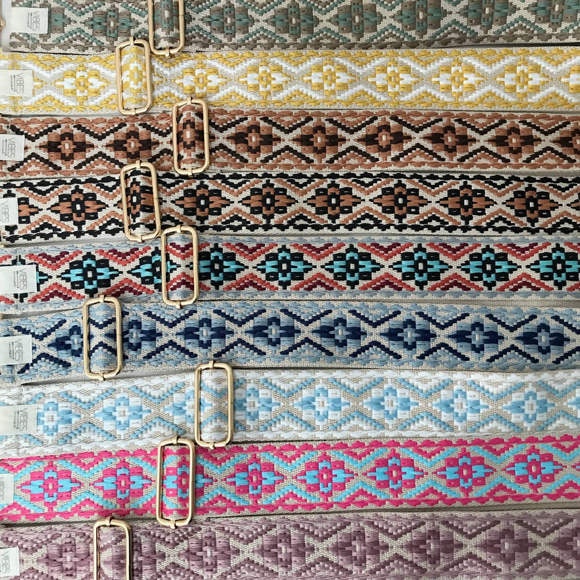 Taschengurt Boho Muster | Breite Kameragurt Golddetails Bestickt Crossbody Riemen Henkel Schultertasche Handyband Gemustert von VibesConcept