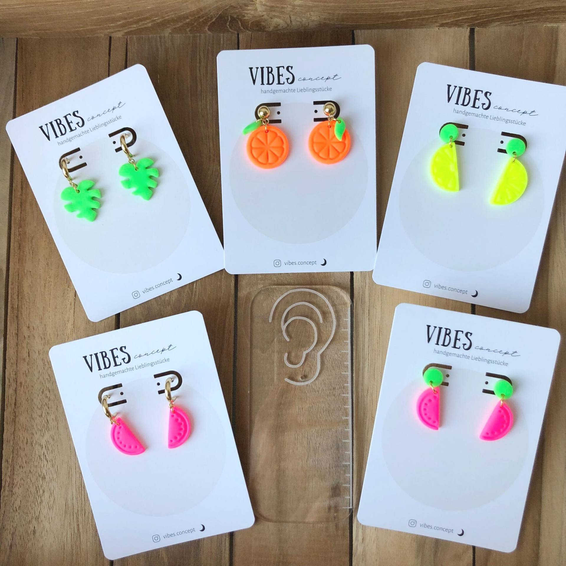 Wahl 2 Neon Früchte Und Monstera Polymer Clay Ohrringe | Edelstahl Stecker Nickelfrei Melone Orange Festival Schmuck Wahl 2 Neon Früchte Und Monstera Polymer Clay Ohrringe | Edelstahl Stecker Nickelfrei Melone Orange Festival Schmuck von VibesConcept