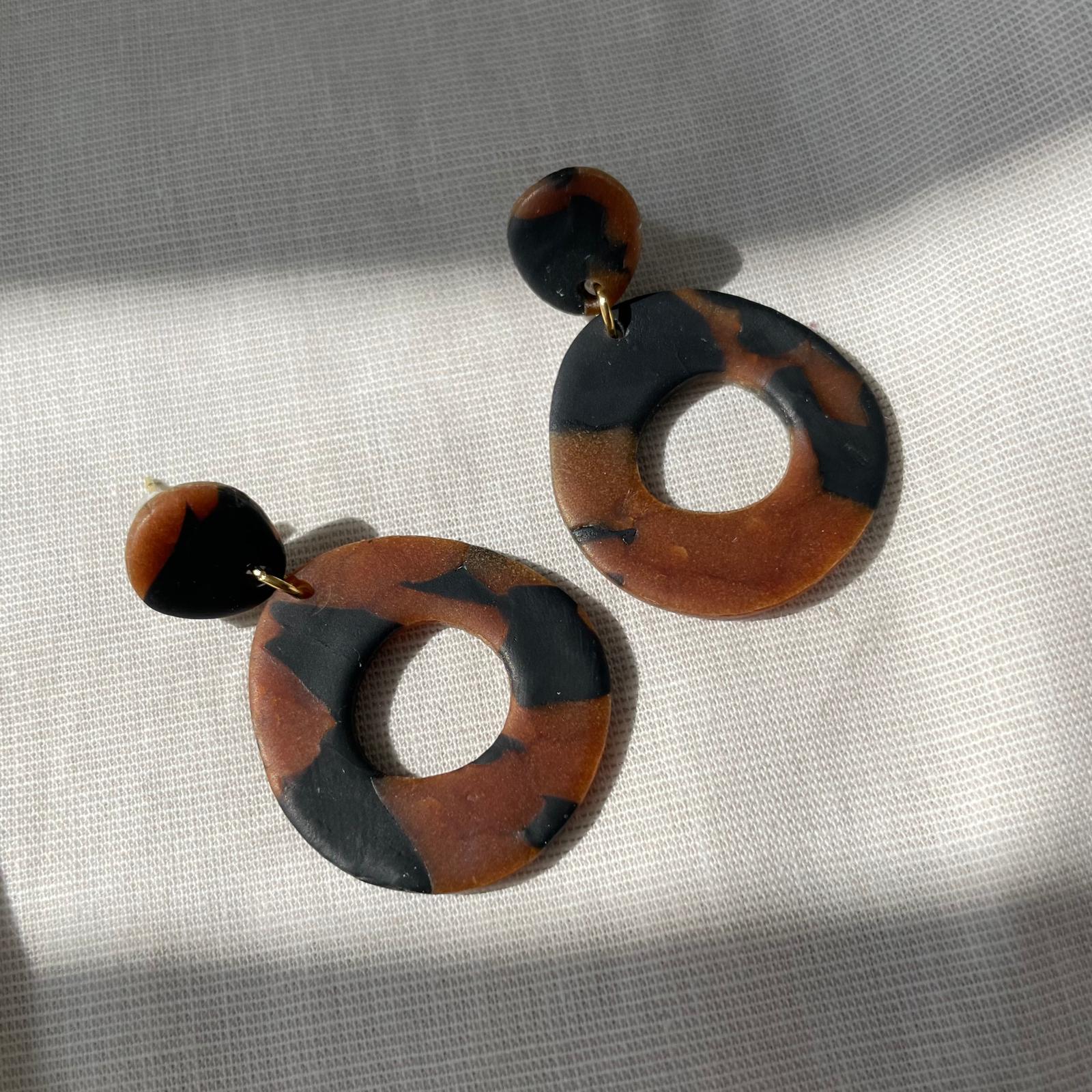 Zweite Wahl Einzigartige Statement-Ohrringe Mit Kleinen Makeln | Polymer Clay |Edelstahl Nickelfrei Federleicht Minimaler Abfall Braun Zweite Wahl Einzigartige Statement-Ohrringe Mit Kleinen Makeln | Polymer Clay |Edelstahl Nickelfrei Federleicht Minimaler Abfall Braun von VibesConcept