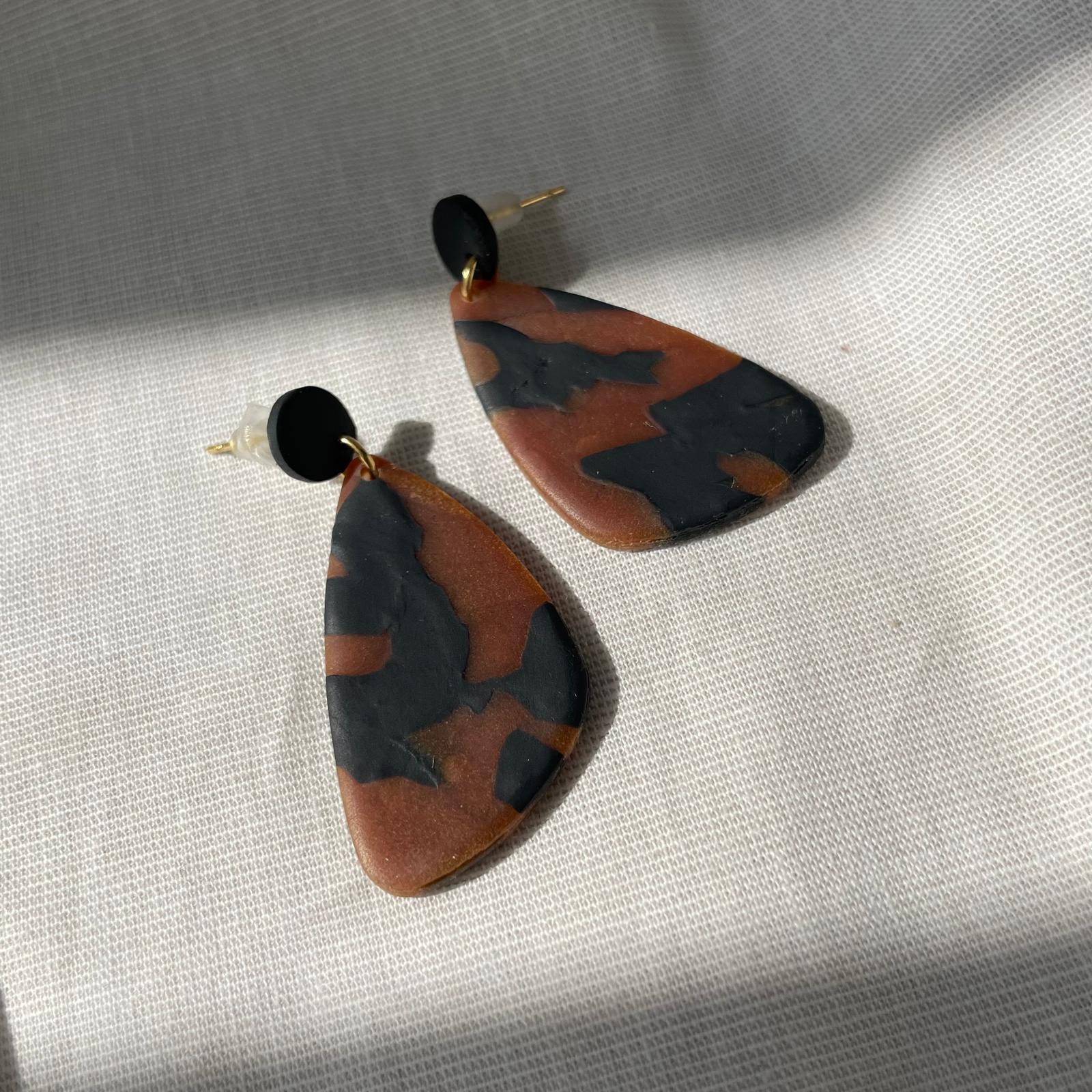 Zweite Wahl Einzigartige Statement-Ohrringe Mit Kleinen Makeln | Polymer Clay |Edelstahl Nickelfrei Federleicht Minimaler Abfall Braun Zweite Wahl Einzigartige Statement-Ohrringe Mit Kleinen Makeln | Polymer Clay |Edelstahl Nickelfrei Federleicht Minimaler Abfall Braun von VibesConcept