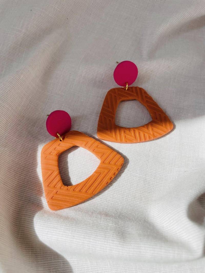 Zweite Wahl Einzigartige Statement-Ohrringe | Polymer Clay -Edelstahl Nickelfrei Federleicht Minimaler Abfall Gold Rosa Orange von VibesConcept