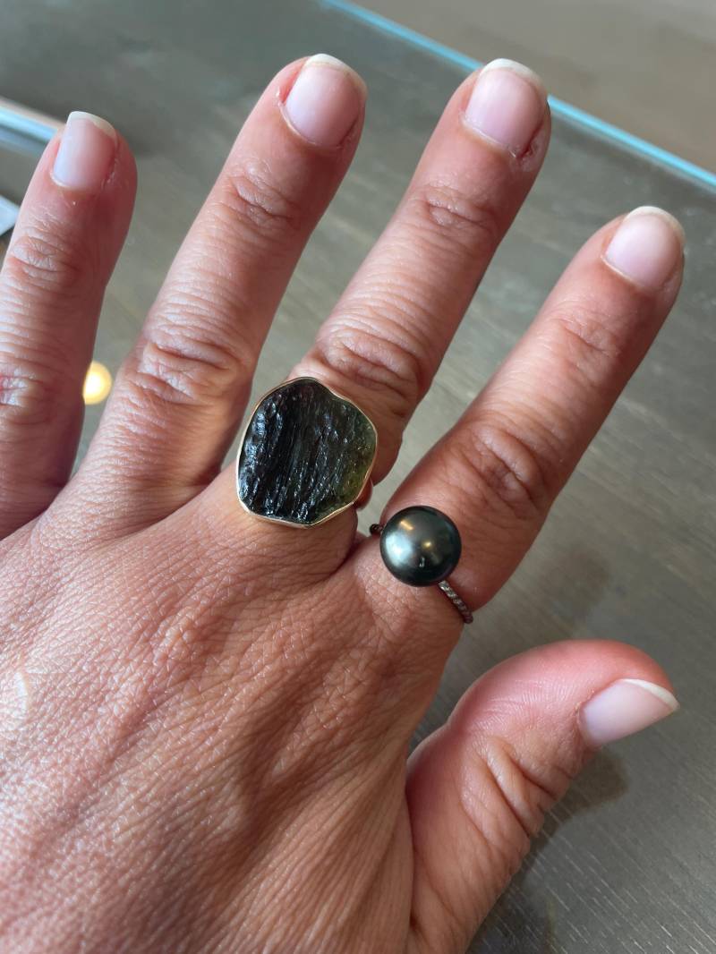 Ring Mit Schwarzer Perle Ring Mit Schwarzer Perle von VibingHigh
