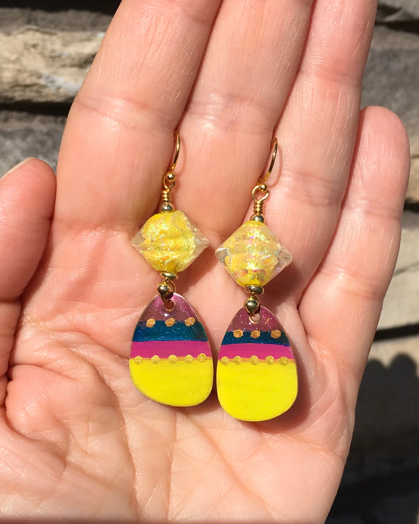 Funkelnder Sonnenschein, Glasperlen-Ohrringe, Handbemalte Messing-Ohrringe, Handbemalte Schmuck-Ohrringe Funkelnder Sonnenschein, Glasperlen-Ohrringe, Handbemalte Messing-Ohrringe, Handbemalte Schmuck-Ohrringe von VibrantAccents