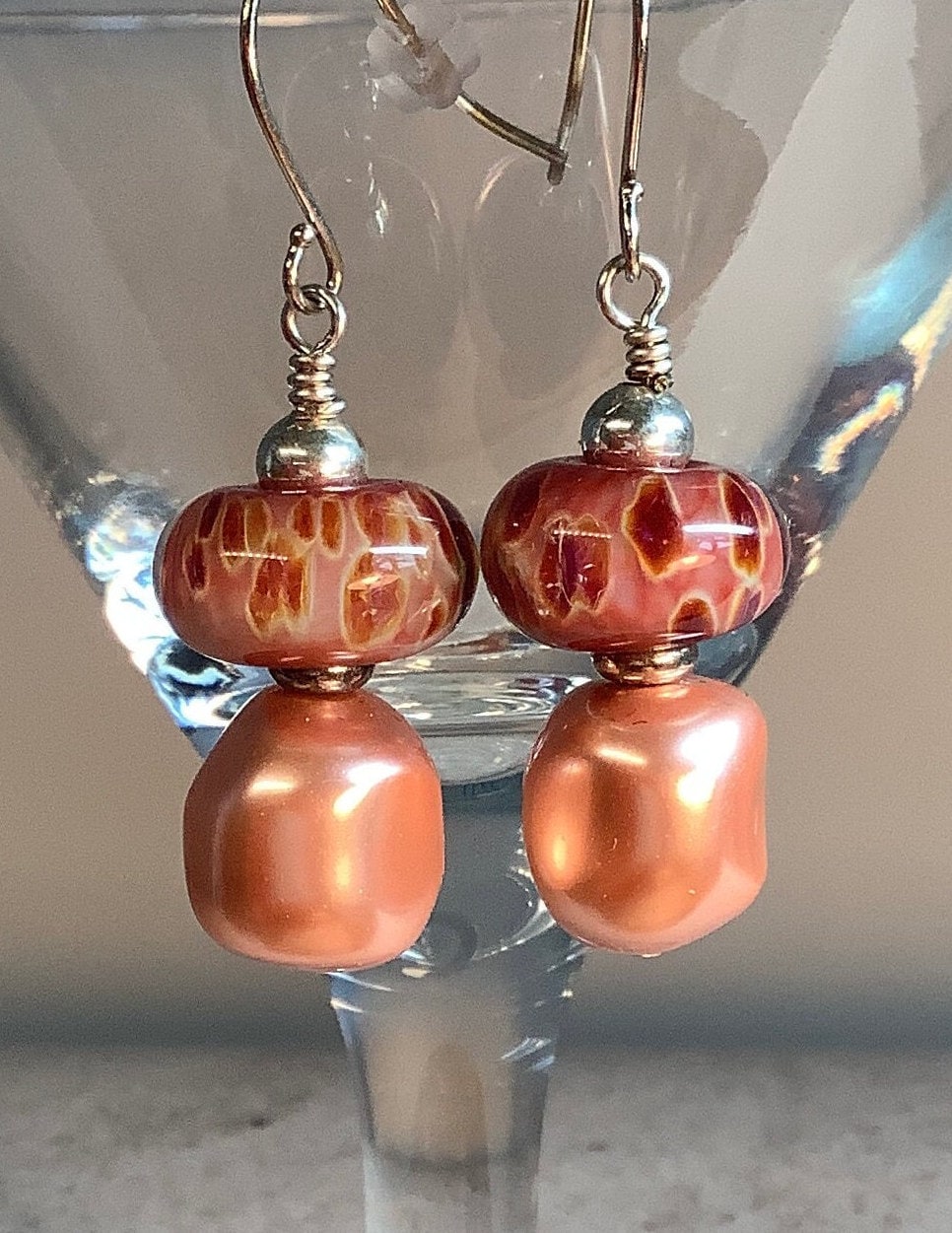 Rosy Peachy Perlenohrringe, Handwerker Glasperlenohrringe, Swarovski Handgemachte Ohrringe, Einzigartige Zierliche Ohrringe Rosy Peachy Perlenohrringe, Handwerker Glasperlenohrringe, Swarovski Handgemachte Ohrringe, Einzigartige Zierliche Ohrringe von VibrantAccents