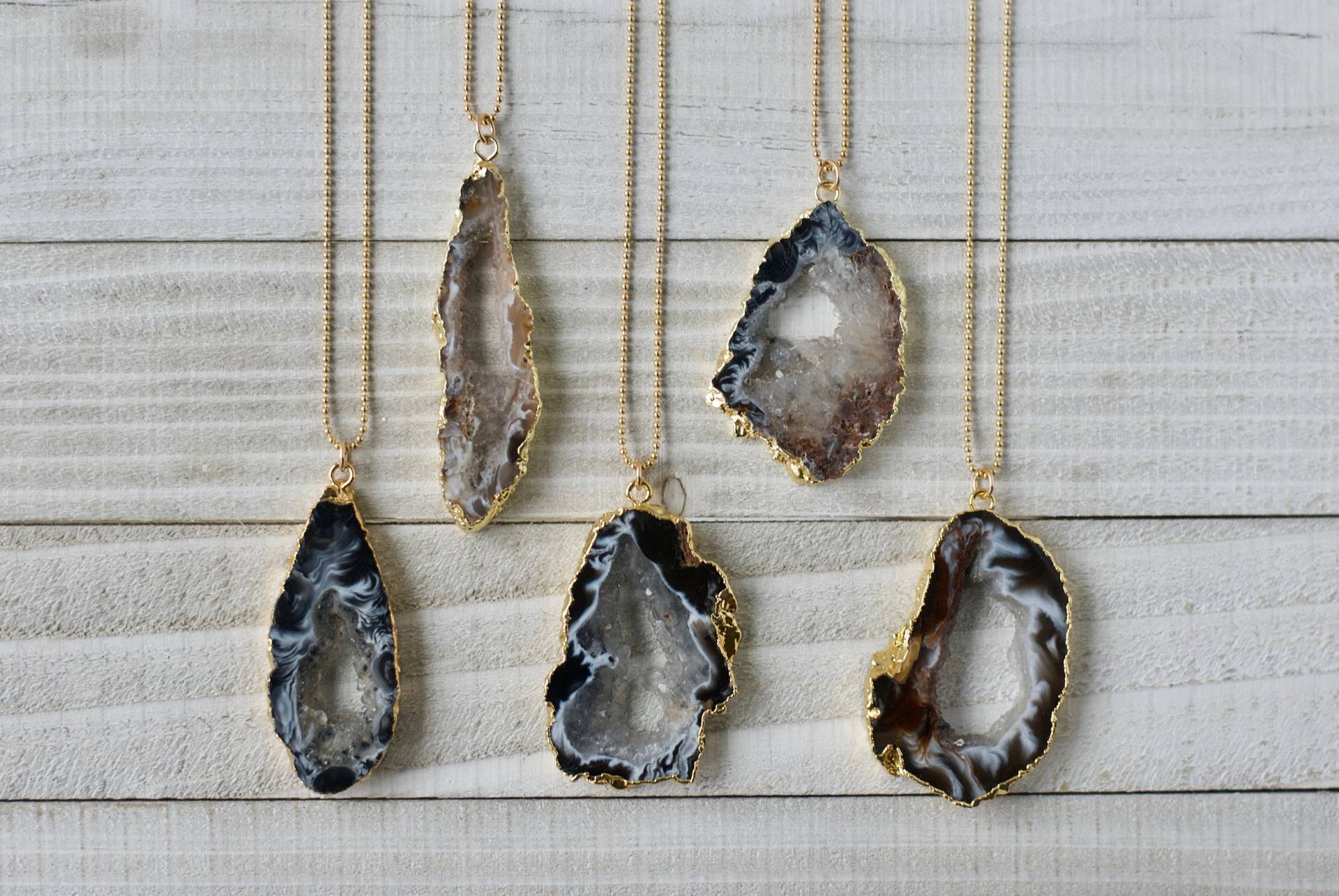 Achat Kristall Halskette » Geode Druzy Naturstein Schmuck Anhänger Layered Halsketten Boho Achat Kristall Halskette » Geode Druzy Naturstein Schmuck Anhänger Layered Halsketten Boho von ViceAndVirtueNYC