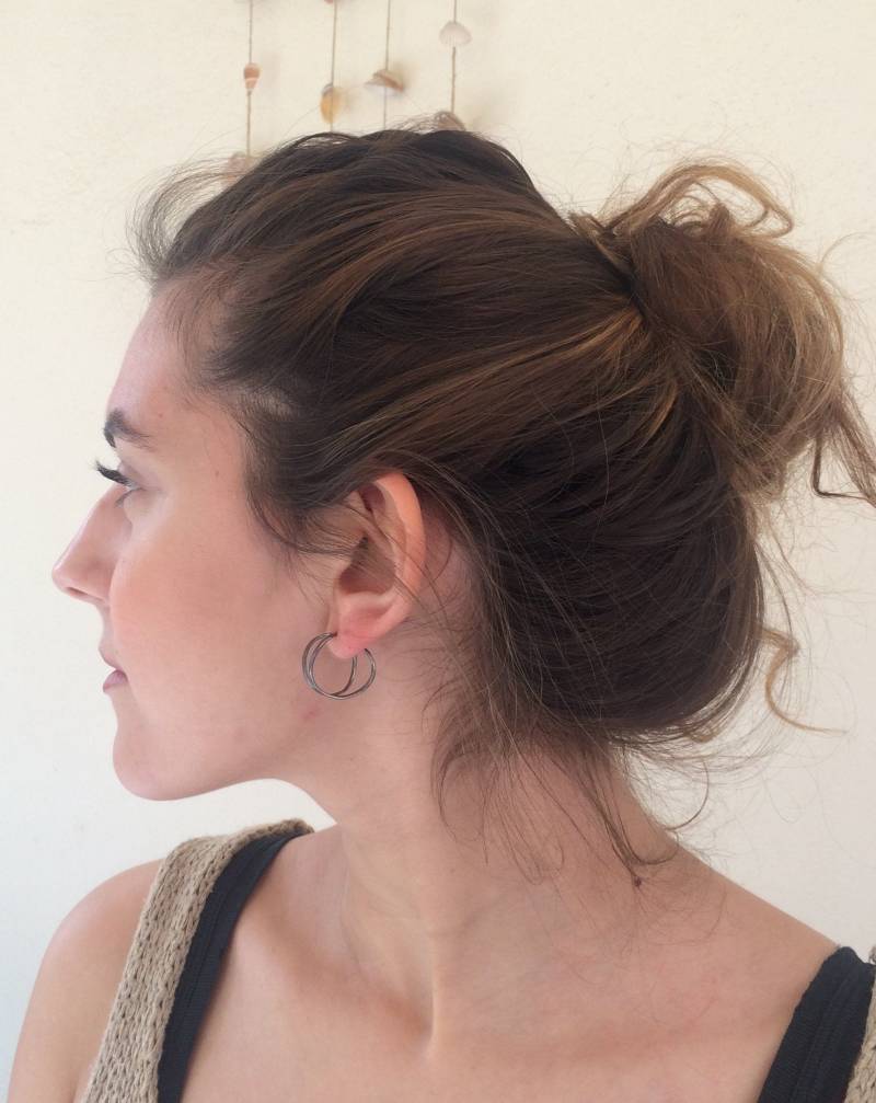 Doppelte Creolen Oxidiert, Geschenk Für Sie von VickyKyritsi