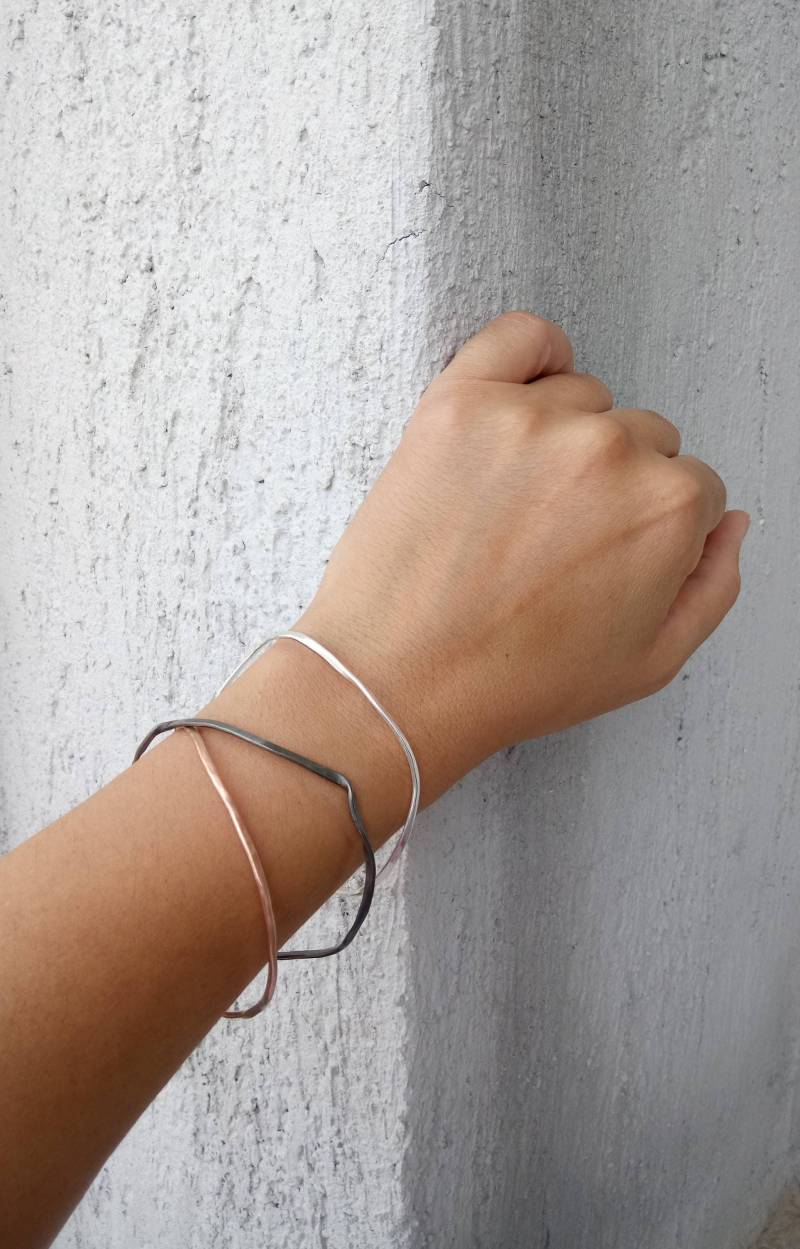 Gehämmertes Armreifen-Set, 3-Er Set, Silber Rosévergoldet, Geschwungenes Sterling Armreifen, Geschenk Für Sie Gehämmertes Armreifen-Set, 3-Er Set, Silber Rosévergoldet, Geschwungenes Sterling Armreifen, Geschenk Für Sie von VickyKyritsi