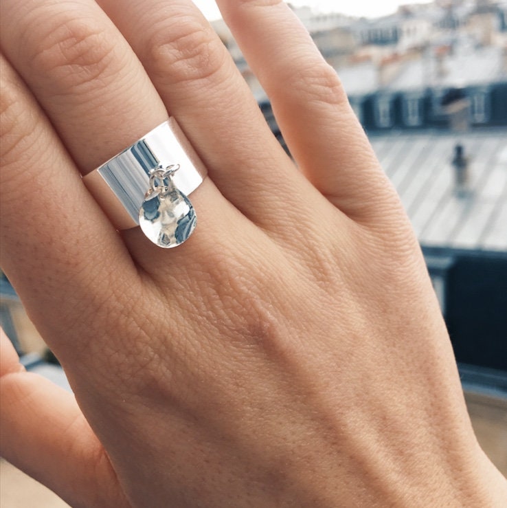 Damenring Aus Messing Mit Feinsilber Und Rundem Anhänger Überzogen/Geschenk Für Frauen Großer Silber Ring von VictoireCollection