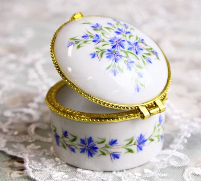 Aufklappbares Schmuckkästchen Mit Kornblume von VictoriaSnowCrown