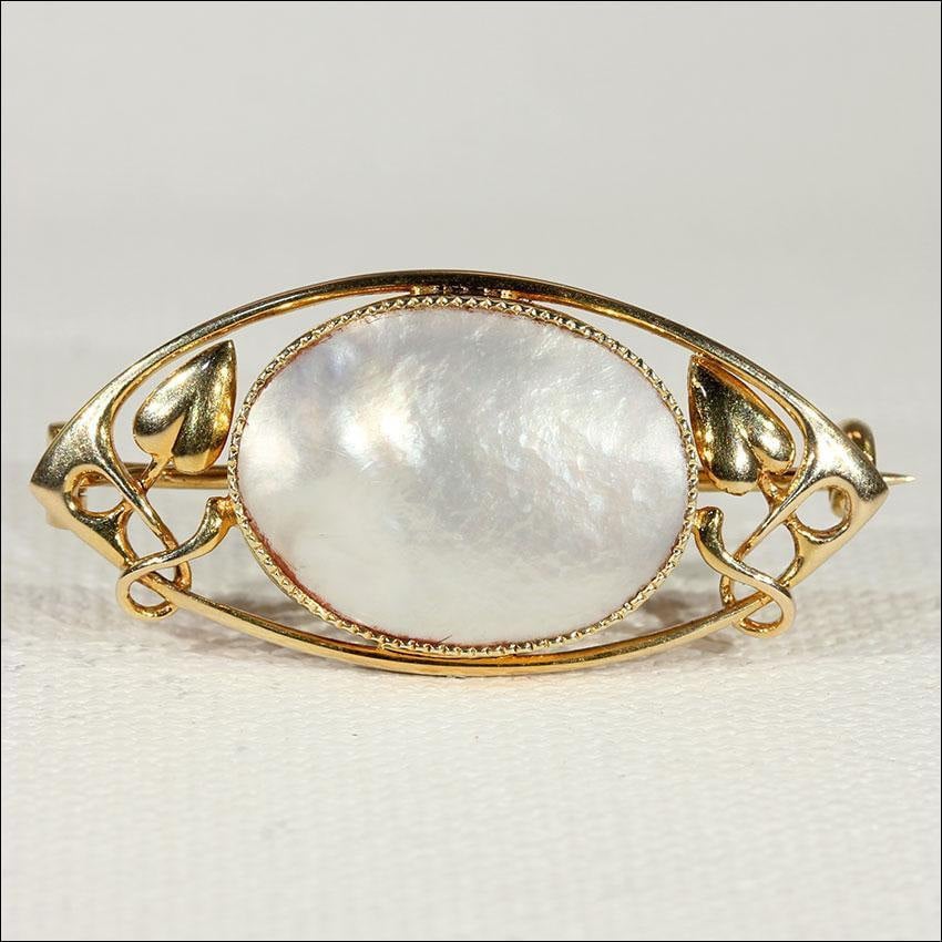 Antike Murrle Bennett Perlmutt 15K Gold Brosche Kunsthandwerk Anstecknadel Antike Murrle Bennett Perlmutt 15K Gold Brosche Kunsthandwerk Anstecknadel von VictoriaSterling