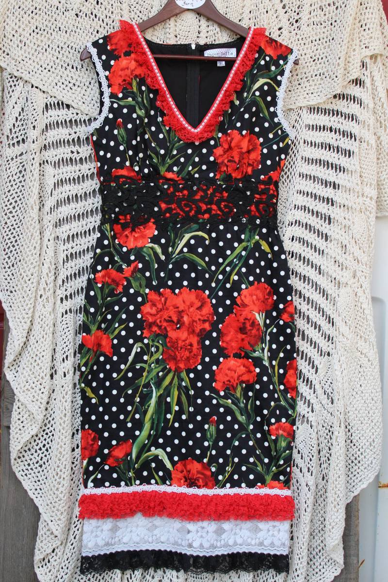 Damen Flirtatiously Flirty Schwarz/Weiß Polka Upcycled Kleid - Größe 8 Mit Roten Blumen, Spitze, Perlen & von VictorianChics